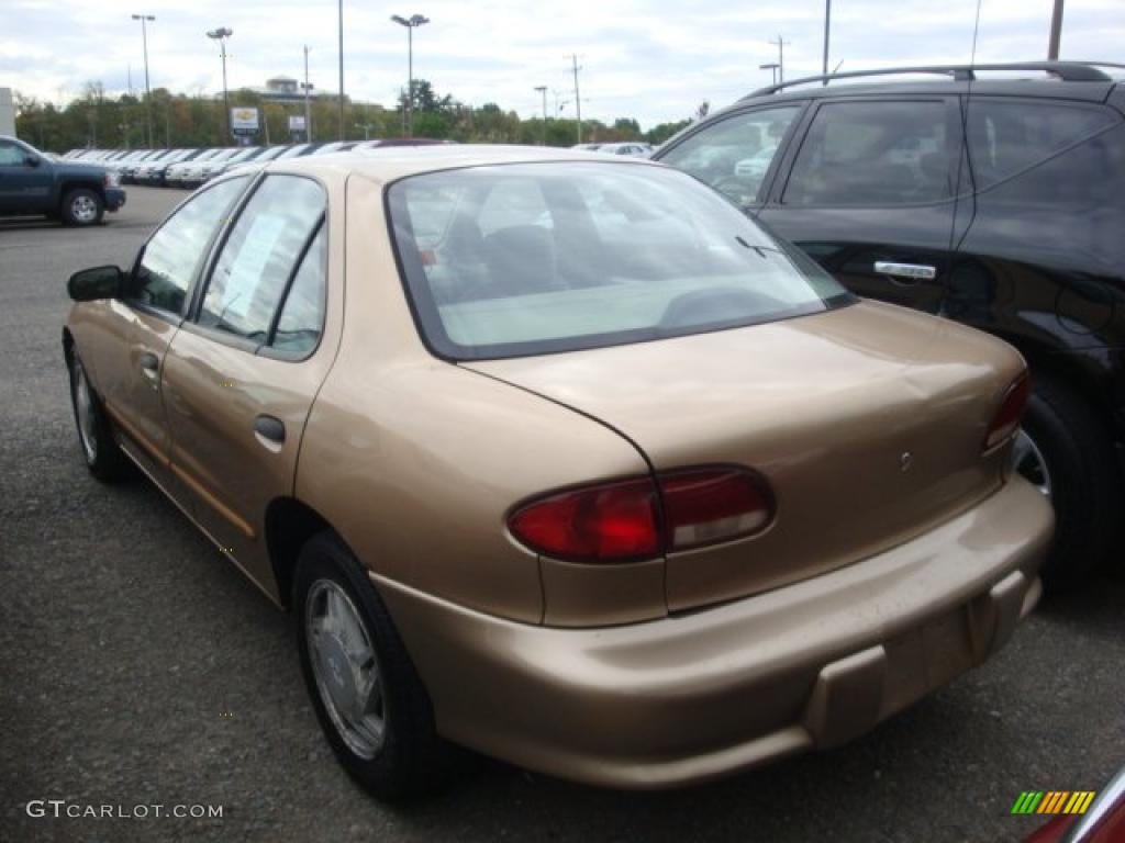 1998 Cavalier LS Sedan - Gold Metallic / Neutral photo #4