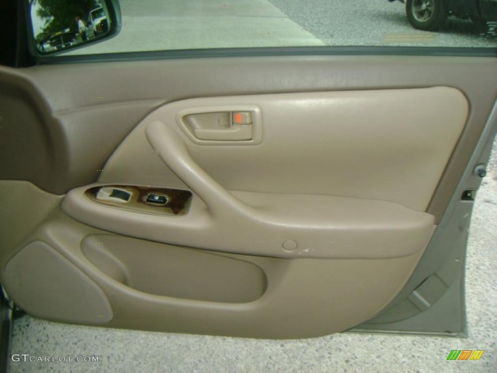1997 Camry XLE V6 - Cashmere Beige Metallic / Beige photo #21