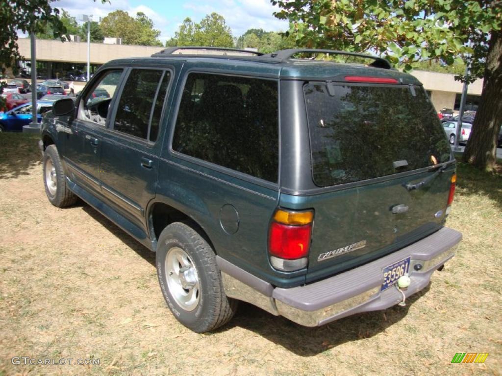 1997 Explorer XLT 4x4 - Medium Willow Metallic / Medium Graphite photo #10