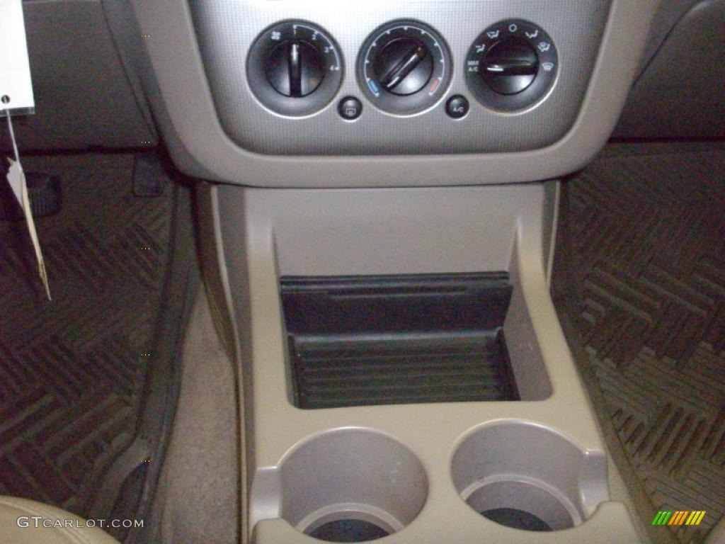 2004 Explorer XLT 4x4 - Mineral Grey Metallic / Graphite photo #12