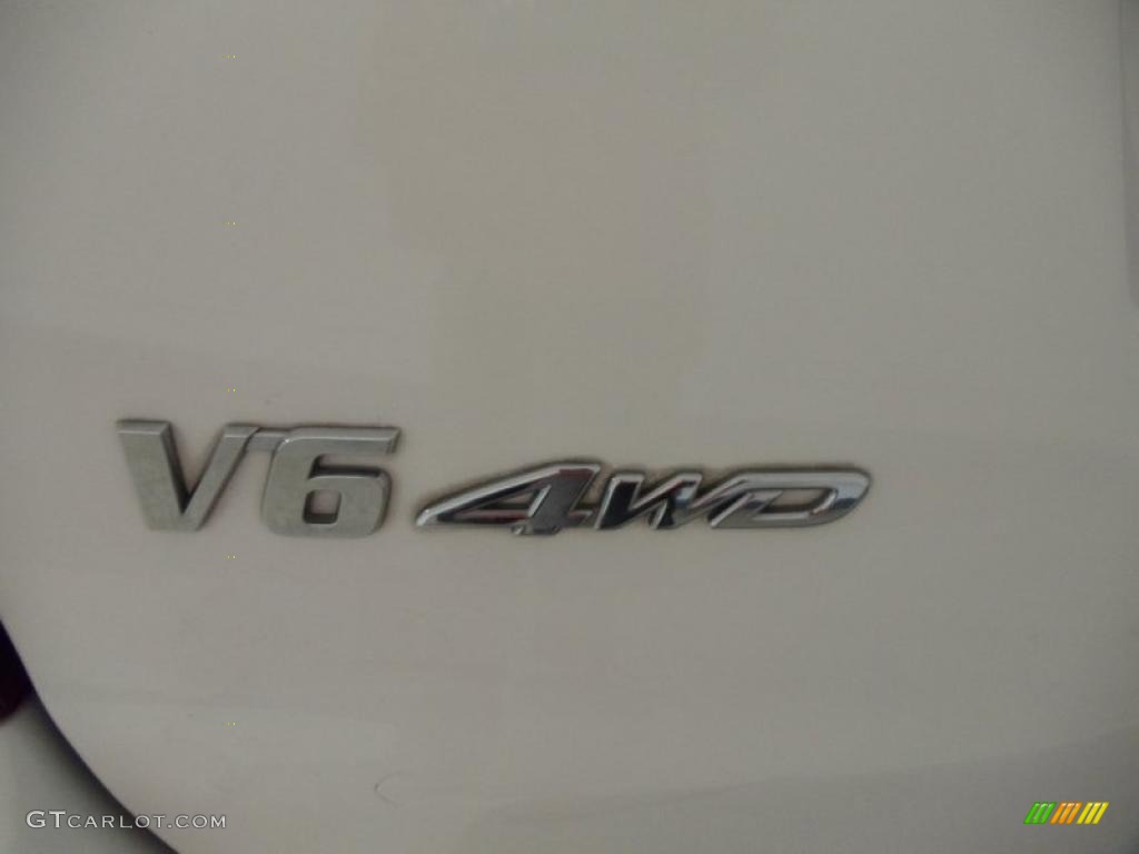 2004 Highlander V6 4WD - Super White / Ivory photo #6