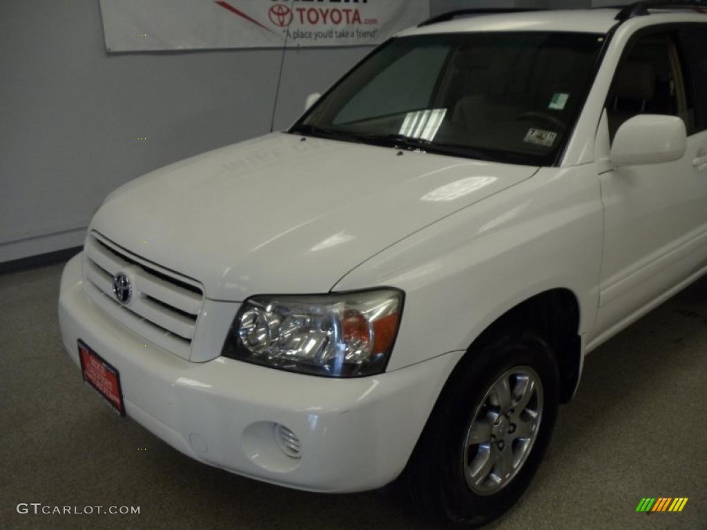 2004 Highlander V6 4WD - Super White / Ivory photo #7