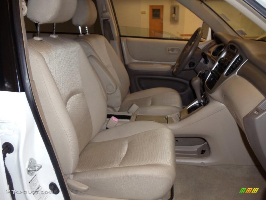 2004 Highlander V6 4WD - Super White / Ivory photo #17