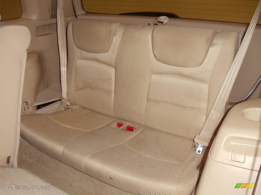 2004 Highlander V6 4WD - Super White / Ivory photo #21