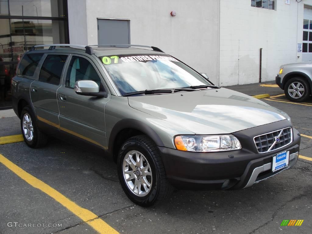 2007 XC70 AWD - Willow Green Metallic / Taupe photo #1