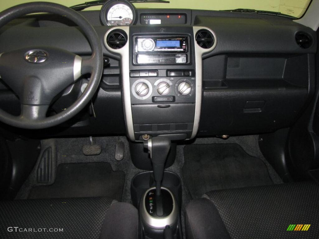 2005 xB  - Thunder Cloud Metallic / Dark Charcoal photo #14