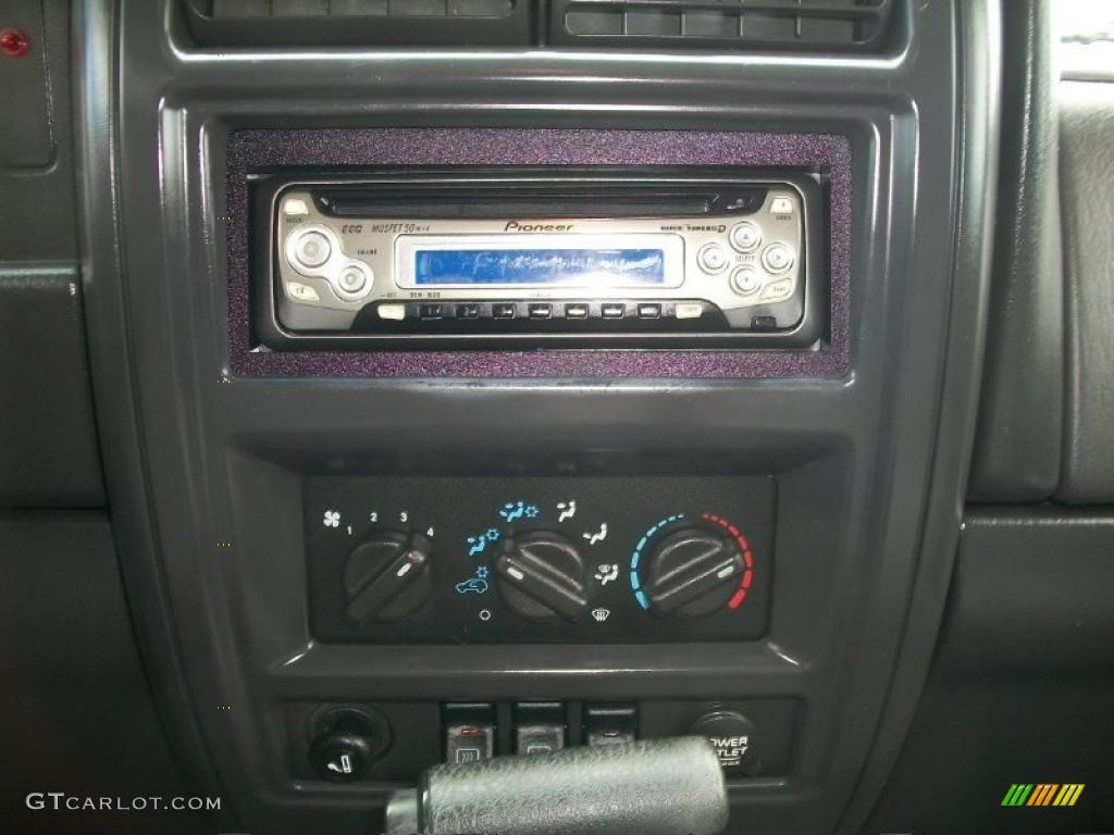 2000 Cherokee Sport 4x4 - Black / Agate Black photo #13