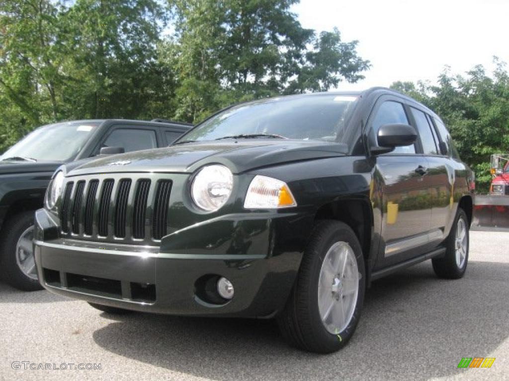 Natural Green Pearl Jeep Compass