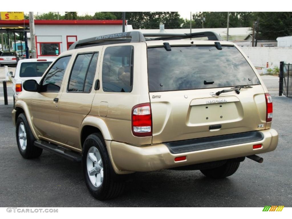 2004 Pathfinder SE - Luminous Gold Metallic / Beige photo #9