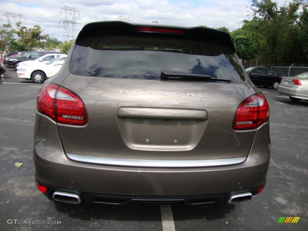 2011 Cayenne  - Umber Brown Metallic / Luxor Beige photo #8