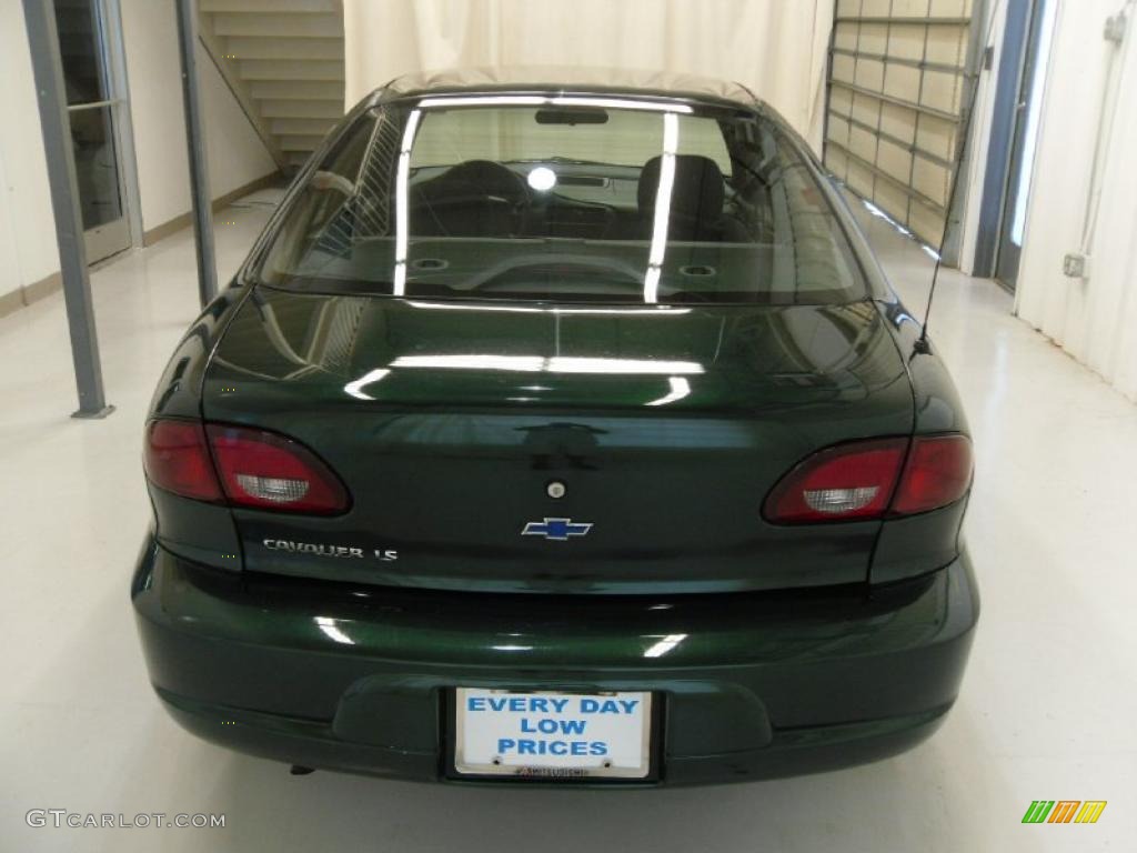 2002 Cavalier LS Sedan - Forest Green Metallic / Graphite photo #3