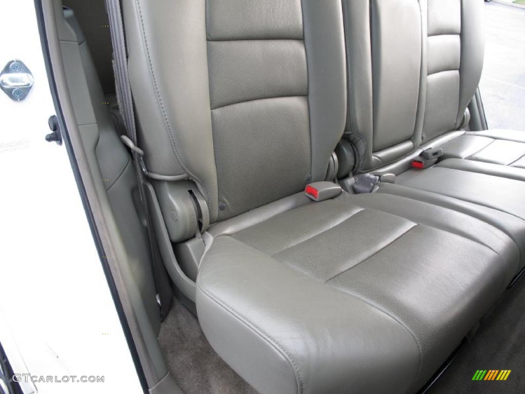 2006 Pilot EX-L 4WD - Taffeta White / Olive photo #15