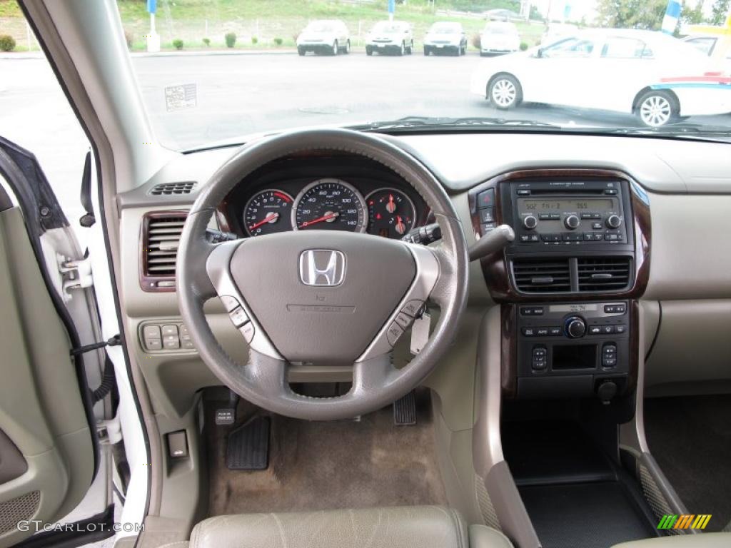 2006 Pilot EX-L 4WD - Taffeta White / Olive photo #17