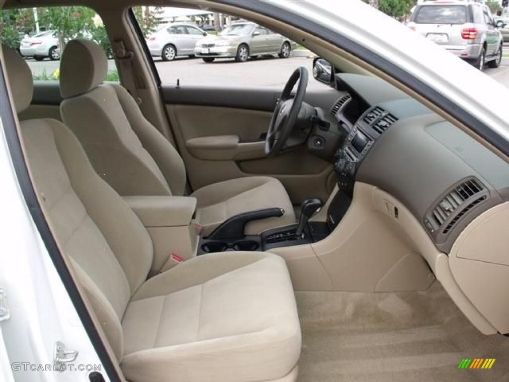 2007 Accord LX V6 Sedan - Taffeta White / Ivory photo #13
