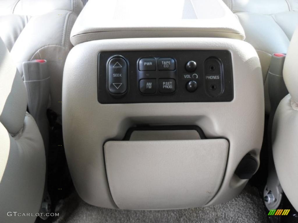 2002 Tahoe LT - Light Pewter Metallic / Medium Gray/Neutral photo #16