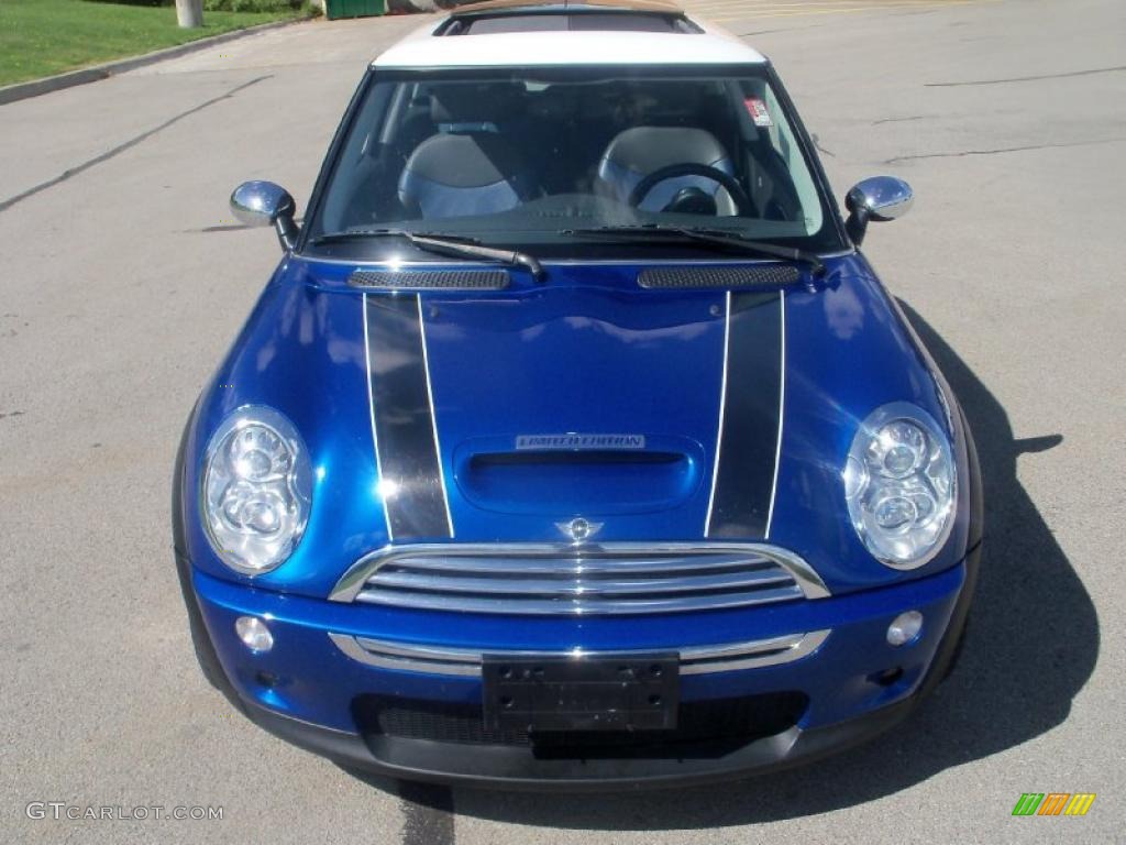 2005 Cooper S Hardtop - Hyper Blue Metallic / Lapis Blue/Panther Black photo #2