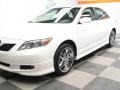 Super White - Camry SE Photo No. 4