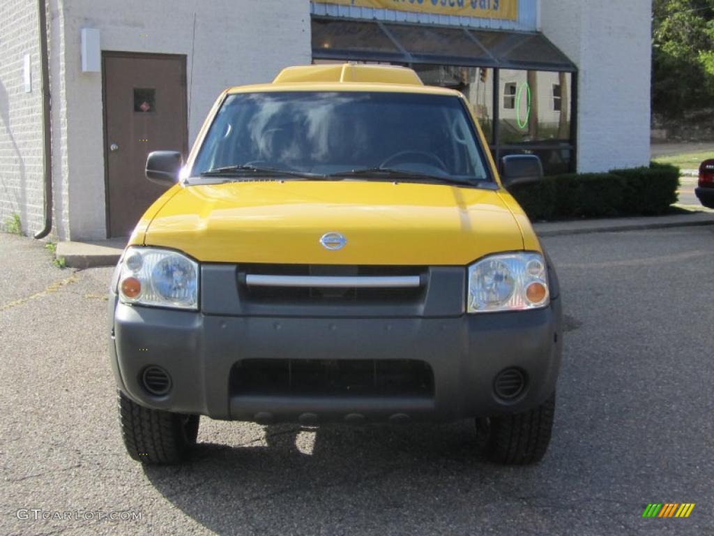 2002 Frontier XE Crew Cab 4x4 - Solar Yellow / Gray photo #13