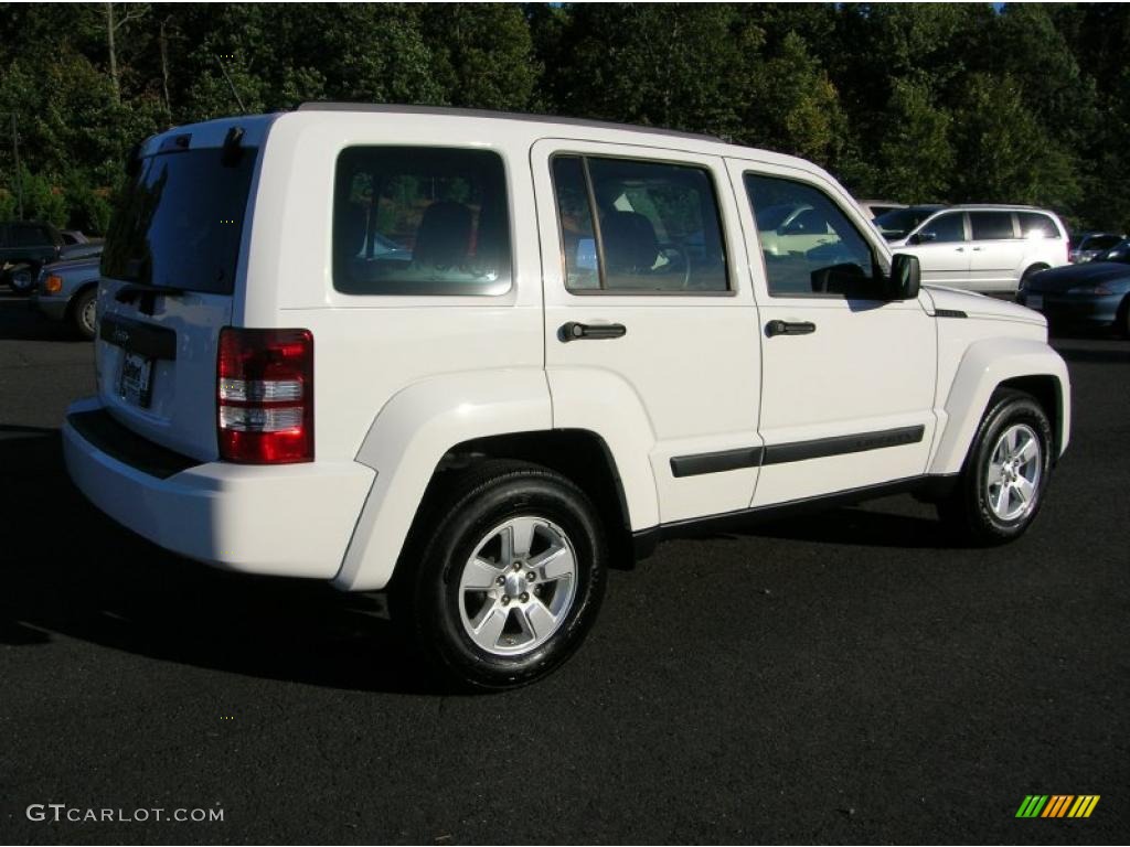 2010 Liberty Sport 4x4 - Stone White / Dark Slate Gray photo #2