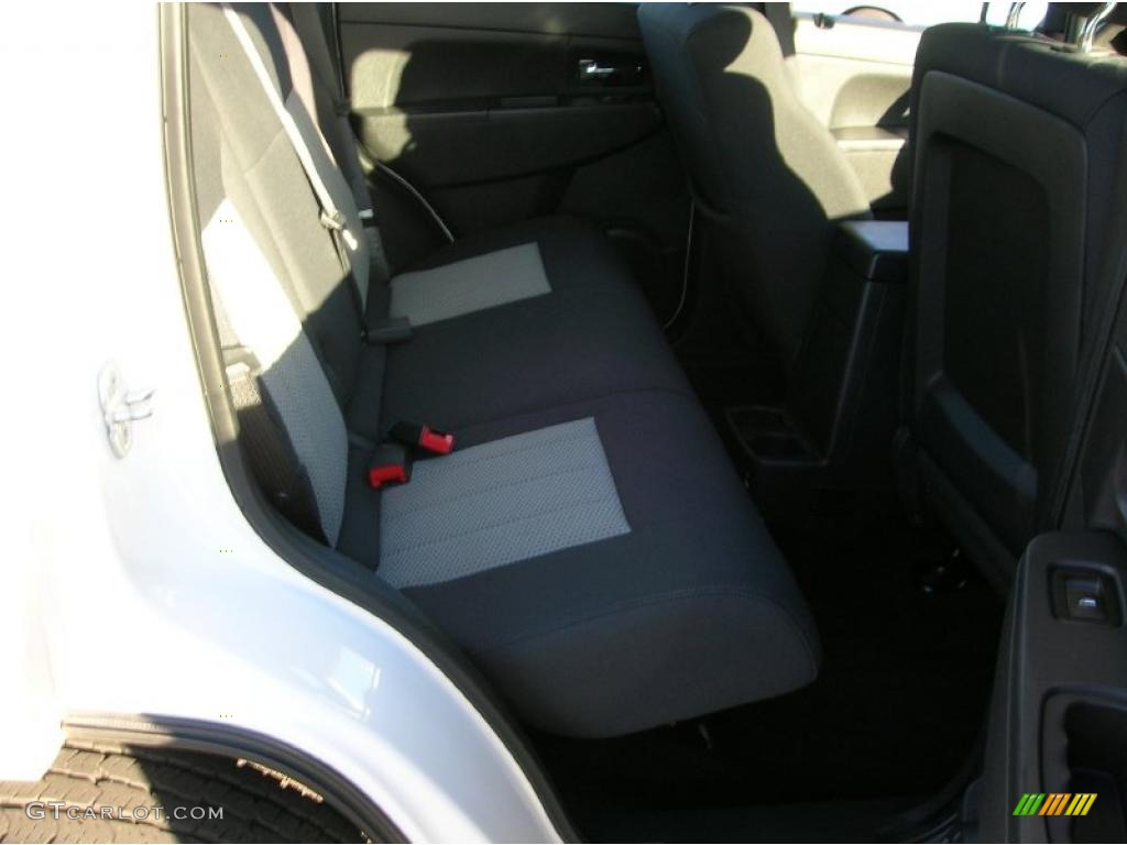 2010 Liberty Sport 4x4 - Stone White / Dark Slate Gray photo #4