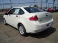 White Suede - Focus SE Sedan Photo No. 3