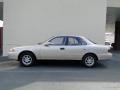 1995 Cashmere Beige Metallic Toyota Camry LE Sedan  photo #2