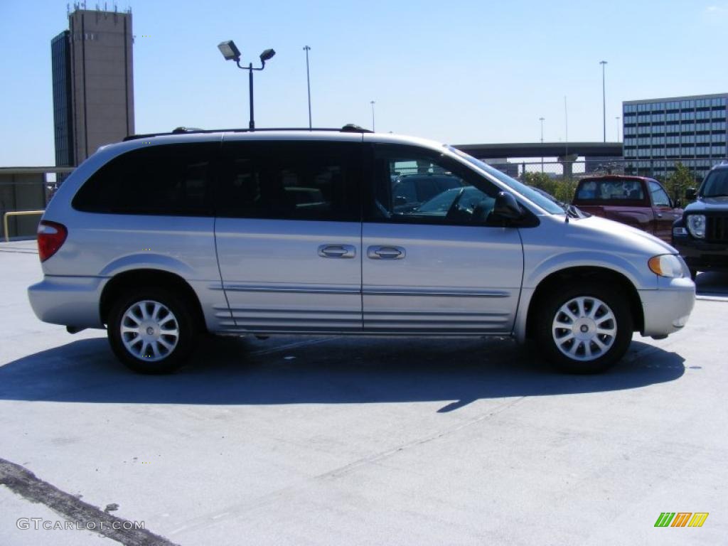 2003 Town & Country LXi - Bright Silver Metallic / Navy Blue photo #4