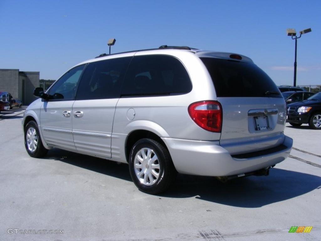 2003 Town & Country LXi - Bright Silver Metallic / Navy Blue photo #7