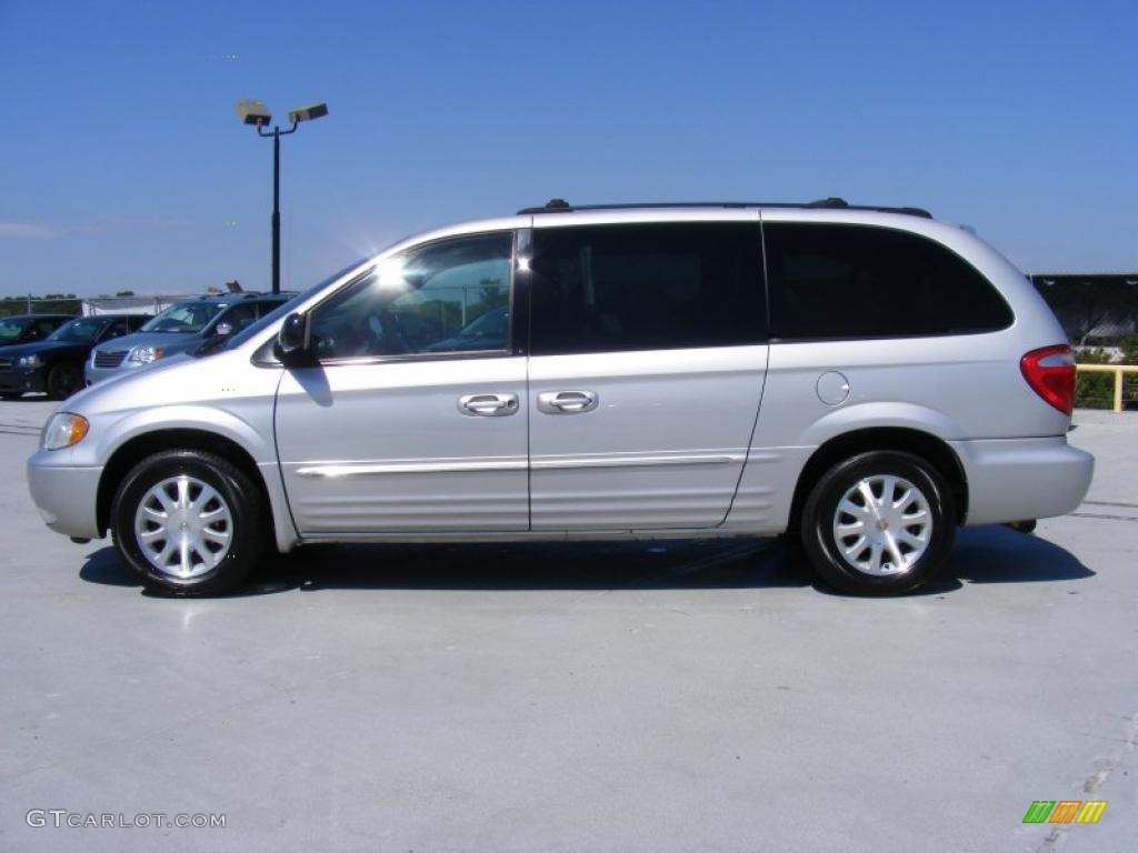 2003 Town & Country LXi - Bright Silver Metallic / Navy Blue photo #8