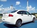 White Suede - Focus SE Sedan Photo No. 3