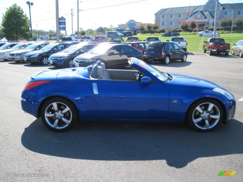 2006 350Z Touring Roadster - Daytona Blue Metallic / Frost Leather photo #20