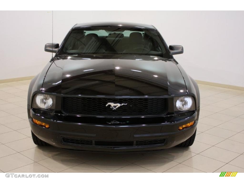 2007 Mustang V6 Deluxe Coupe - Black / Dark Charcoal photo #2