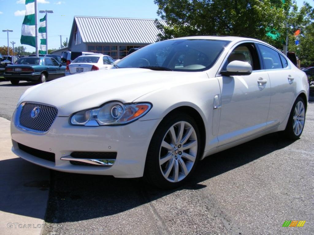 2010 XF Sport Sedan - Porcelain White / Barley photo #1