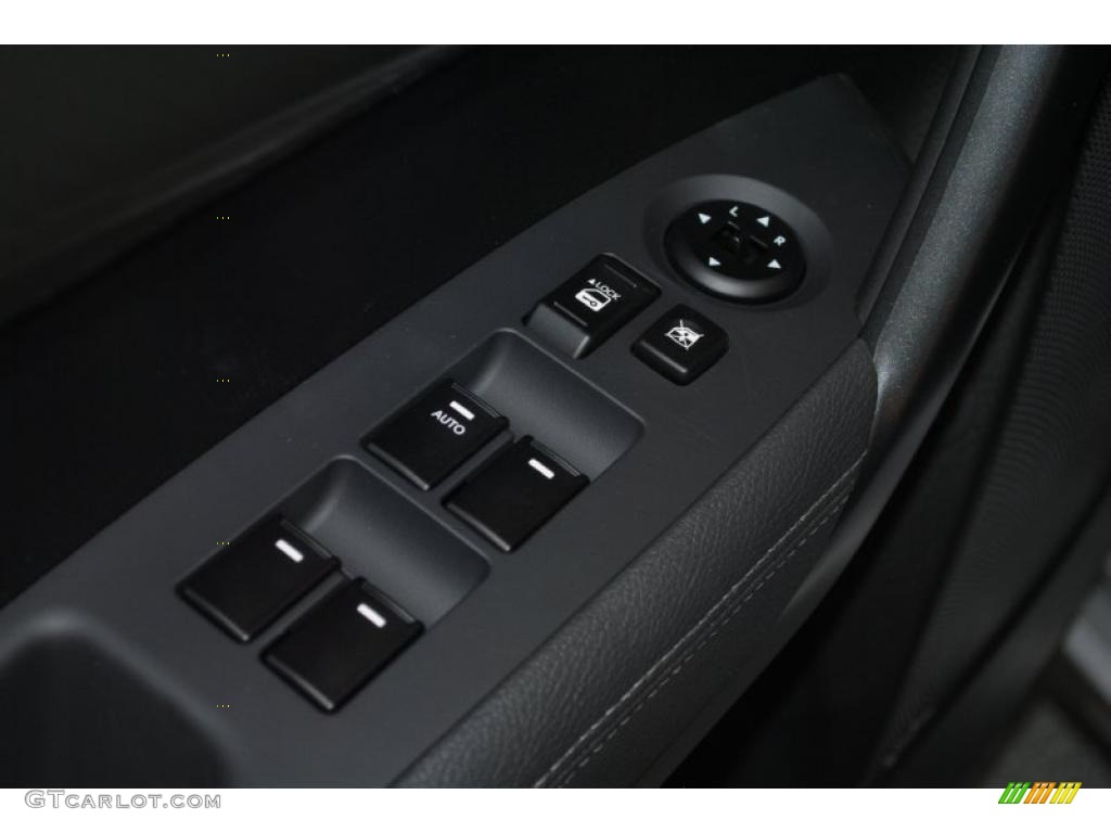 2011 Sorento SX V6 AWD - Bright Silver / Black photo #49