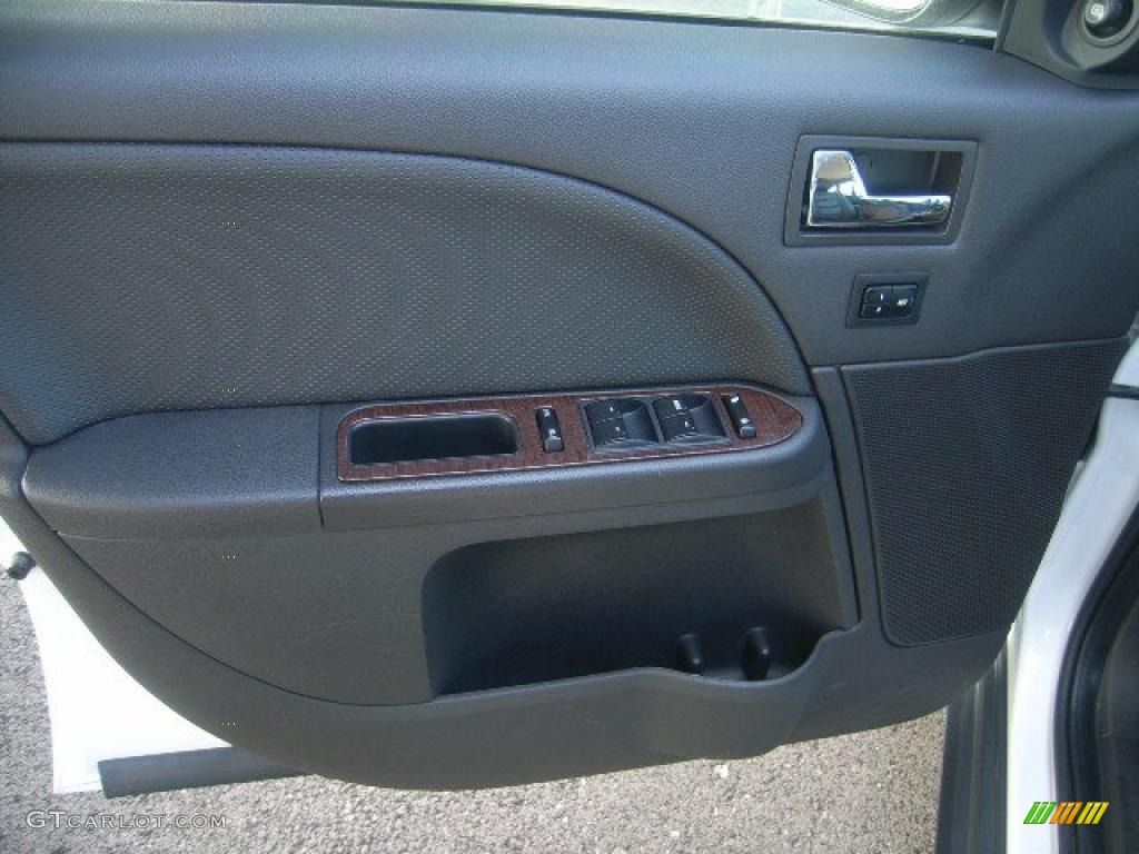 2008 Taurus Limited - Oxford White / Black photo #25