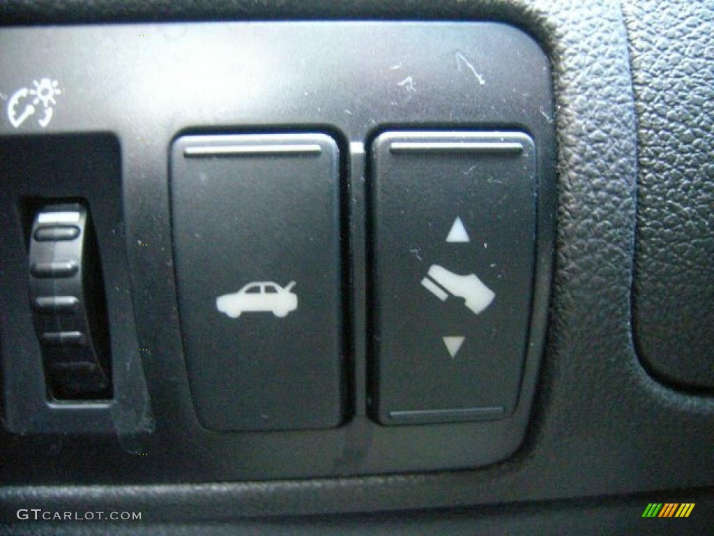 2008 Taurus Limited - Oxford White / Black photo #37