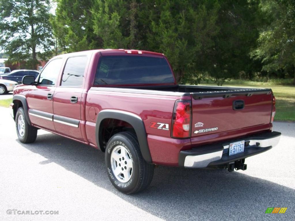 2006 Silverado 1500 Z71 Crew Cab 4x4 - Sport Red Metallic / Medium Gray photo #5