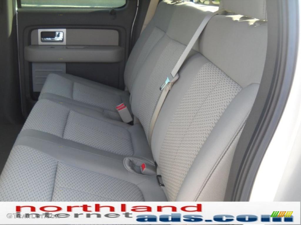 2010 F150 XLT SuperCrew 4x4 - Ingot Silver Metallic / Medium Stone photo #15