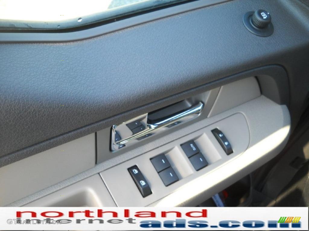 2010 F150 XLT SuperCrew 4x4 - Ingot Silver Metallic / Medium Stone photo #16