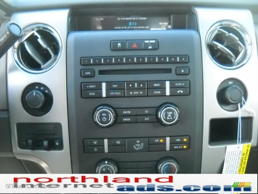 2010 F150 XLT SuperCrew 4x4 - Ingot Silver Metallic / Medium Stone photo #17