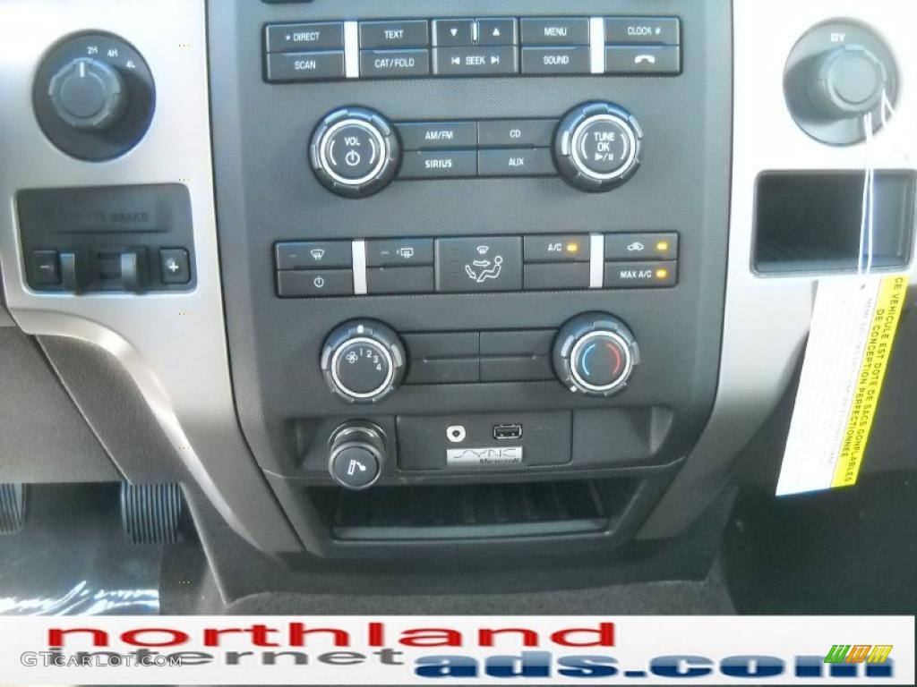 2010 F150 XLT SuperCrew 4x4 - Ingot Silver Metallic / Medium Stone photo #18