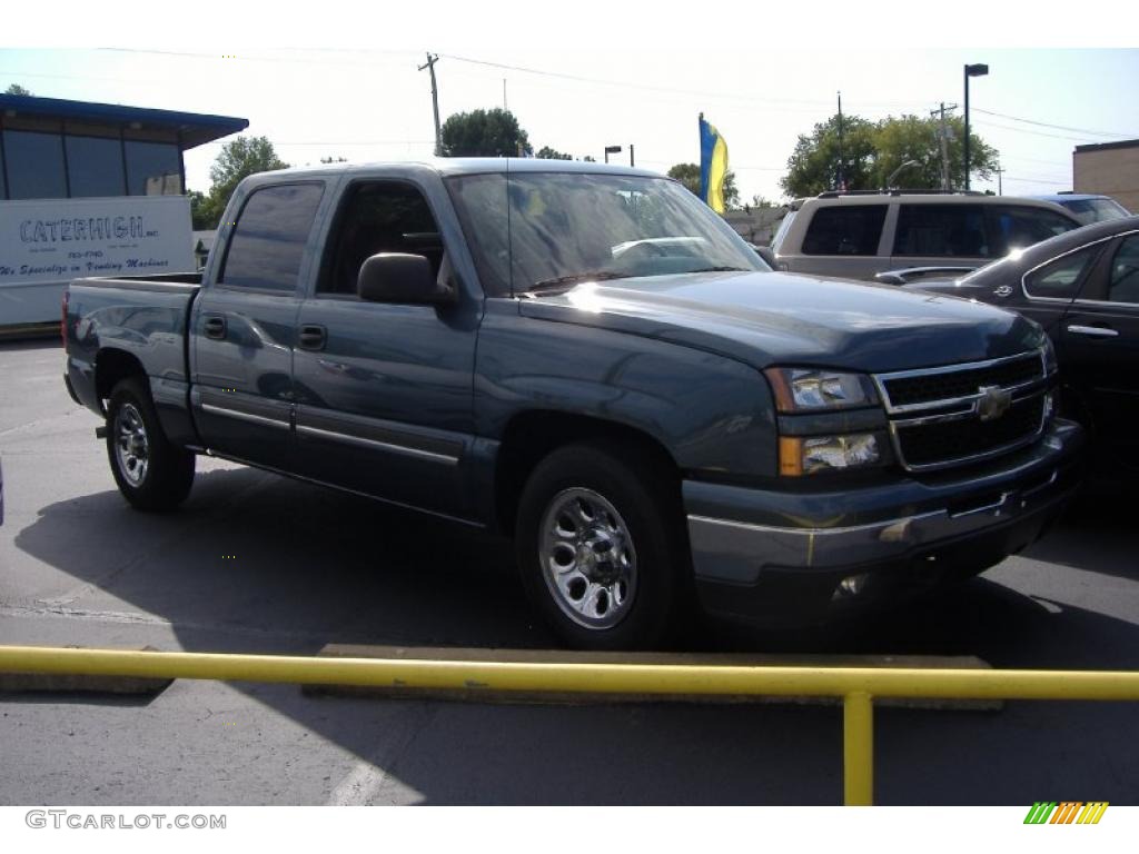 2006 Silverado 1500 LT Crew Cab - Blue Granite Metallic / Dark Charcoal photo #2