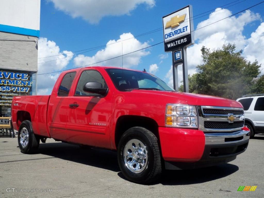 2010 Silverado 1500 LS Extended Cab 4x4 - Victory Red / Dark Titanium photo #3