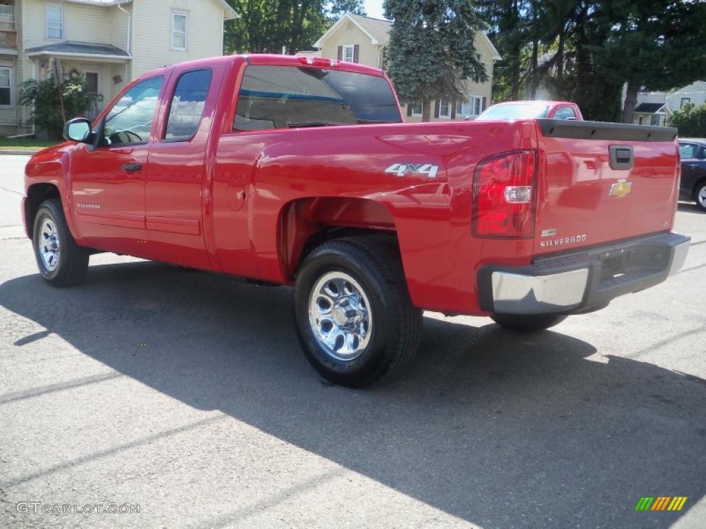 2010 Silverado 1500 LS Extended Cab 4x4 - Victory Red / Dark Titanium photo #7