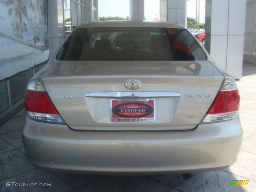 2005 Camry LE V6 - Beige / Taupe photo #4