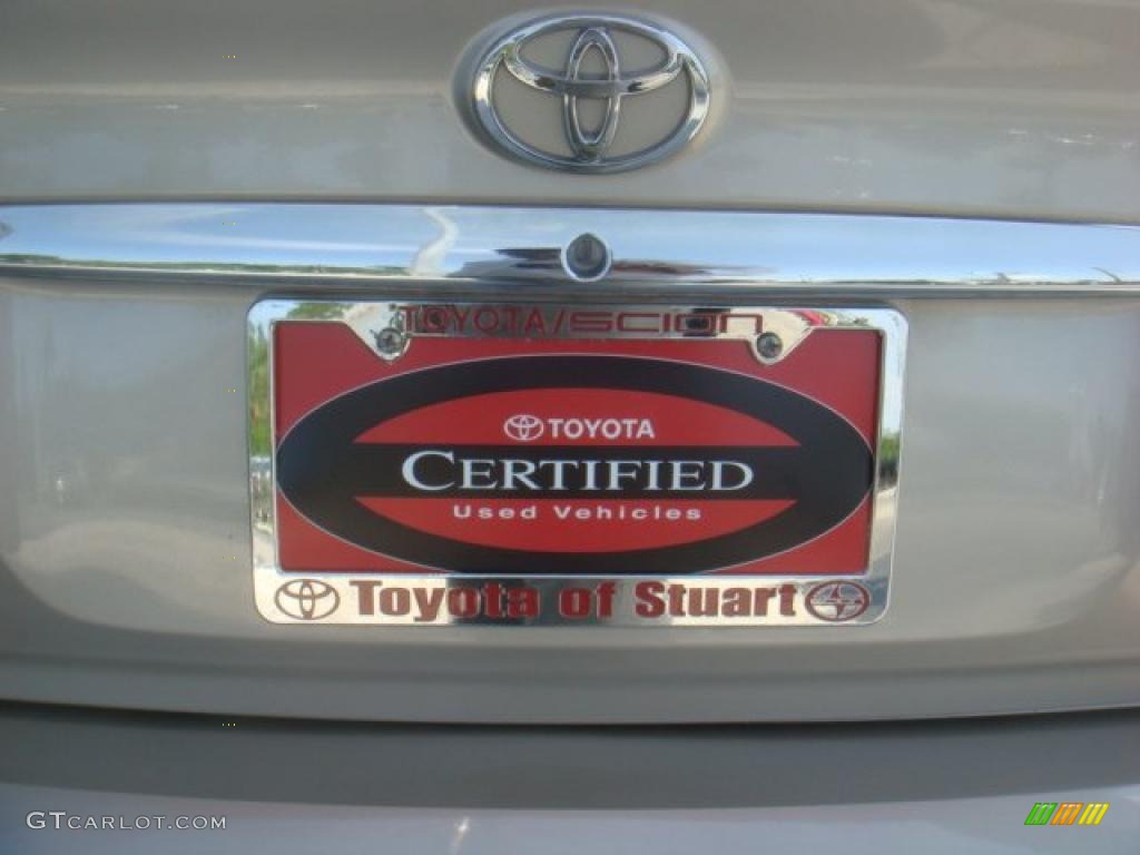 2005 Camry LE V6 - Beige / Taupe photo #6
