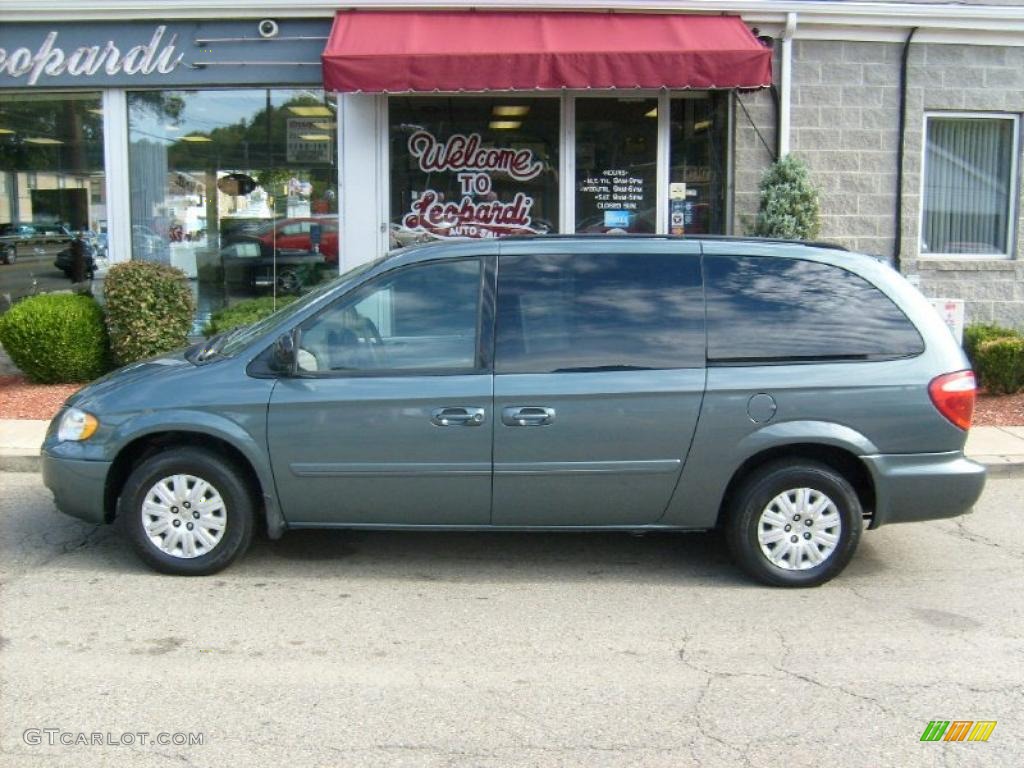 2007 Town & Country LX - Magnesium Pearl / Dark Khaki/Light Graystone photo #2