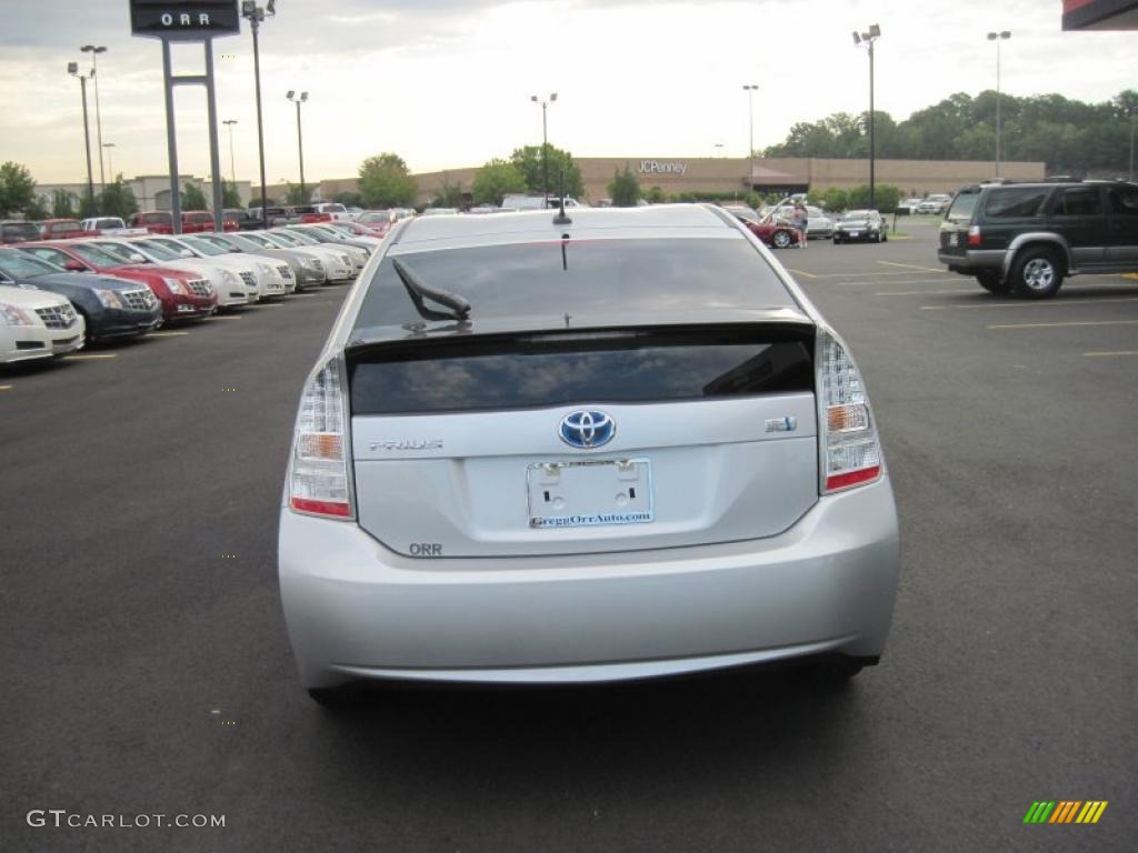 2010 Prius Hybrid III - Classic Silver Metallic / Dark Gray photo #4