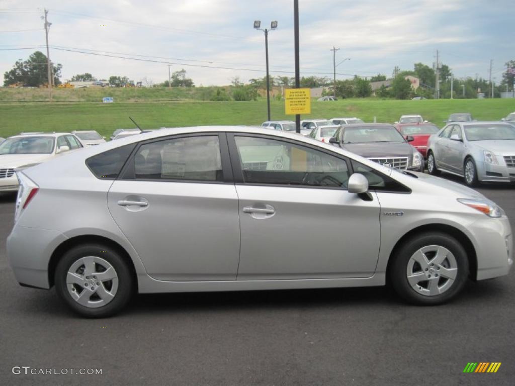 2010 Prius Hybrid III - Classic Silver Metallic / Dark Gray photo #6