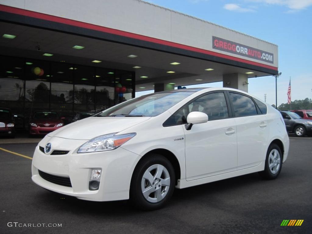 2010 Prius Hybrid III - Blizzard White Pearl / Dark Gray photo #1